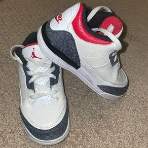 Jordan 3 Retro 9c (kid shoe)